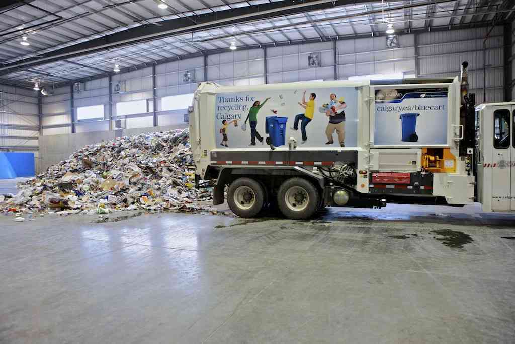 How Downtown Recycling Programs Support a Cleaner Tech Future |...