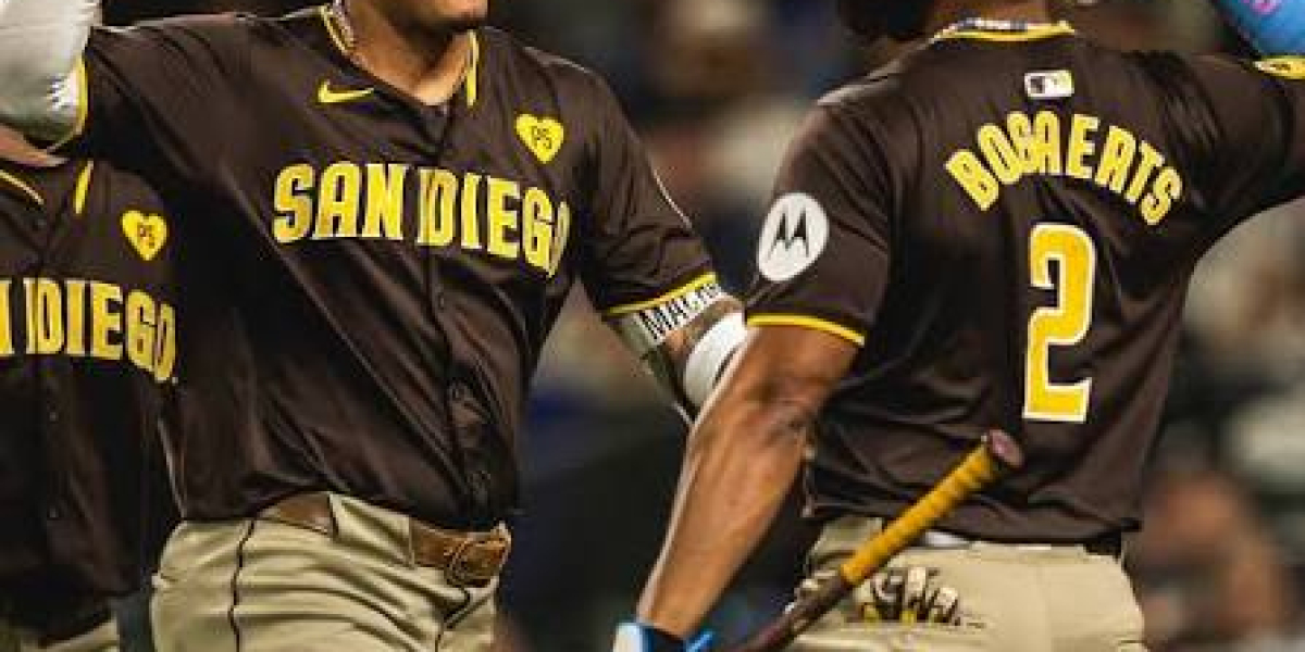 Padres Thinking about Ambitious Lineup Movement for Freshly Signed Utility Infielder