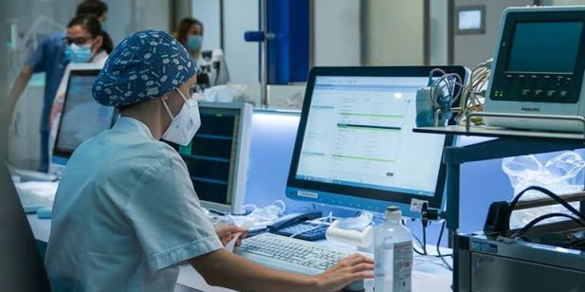 Global Healthcare IT Market Trends: North America and Asia-Pacific Lead Digital Healthcare Innovation
