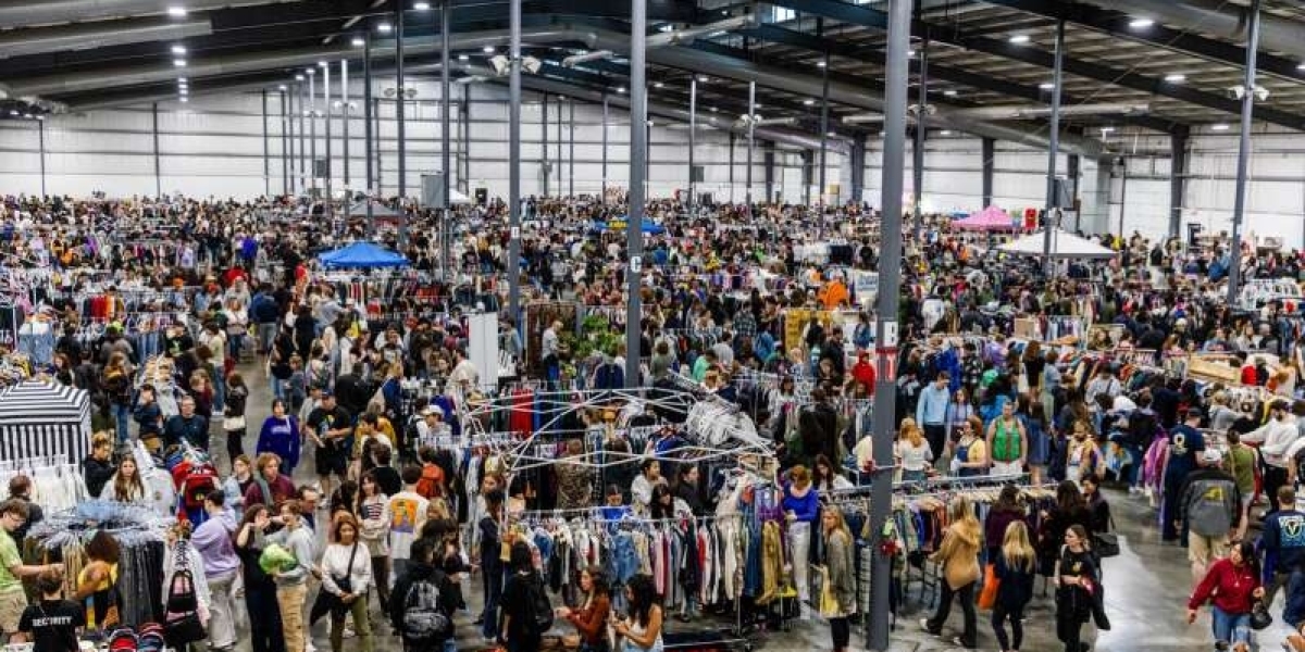 Where Can You Enjoy Antique Shopping in Chicago?